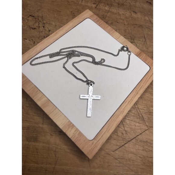 Sterling Silver Cross Necklace With Delicate Chain 18 Inch Length Timeless Relig - Picture 7 of 8